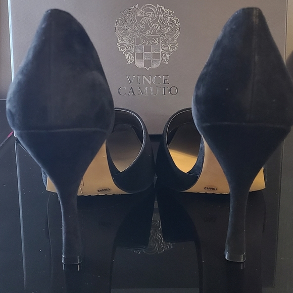 *NEW* Vince Camuto Preestie Point-Toe Suede Pumps - Picture 4 of 13
